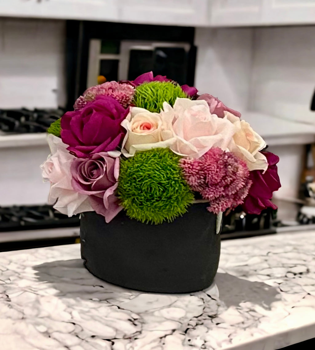 Mixed Pink Roses in Soliloquy Vase